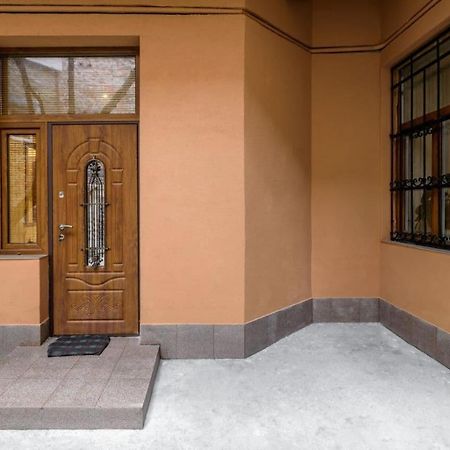 Apartments Stepana Bandery Львов Экстерьер фото